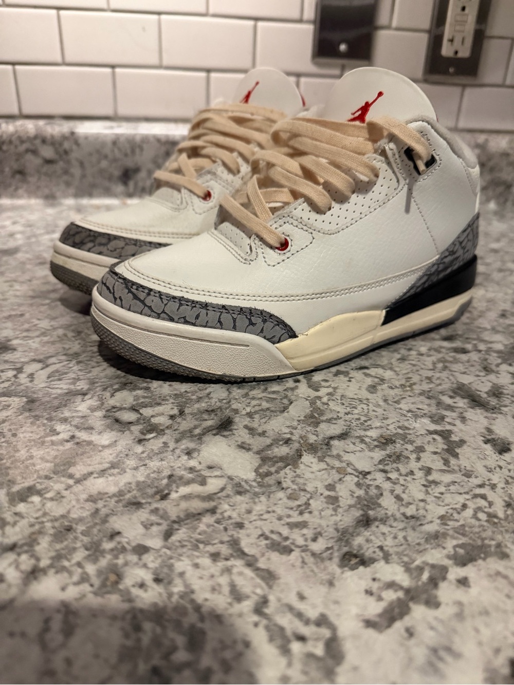 Jordan retro 3 white cement boys sneaker